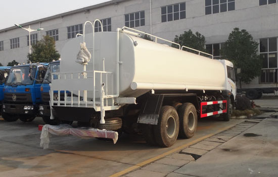 洒水车