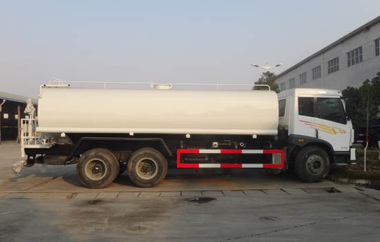 洒水车