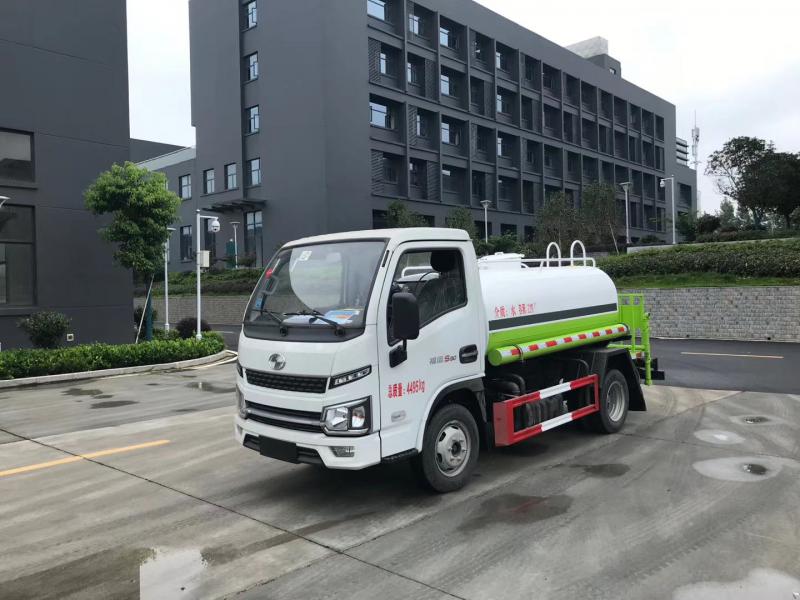 2.5方跃进洒水车